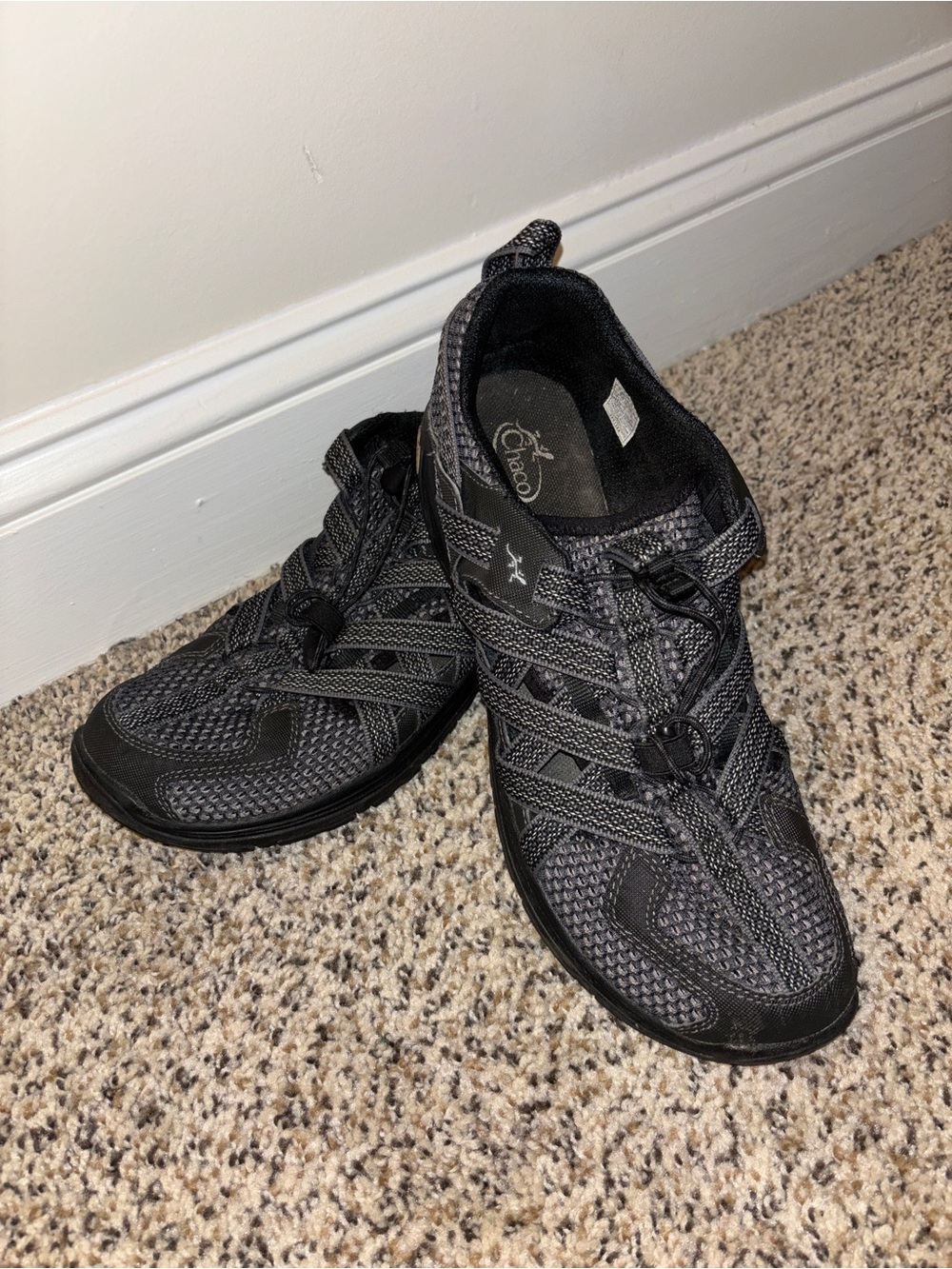 Chaco Men's Black and Gray Lightweight Athletic Sneakers SZ 12 EUC